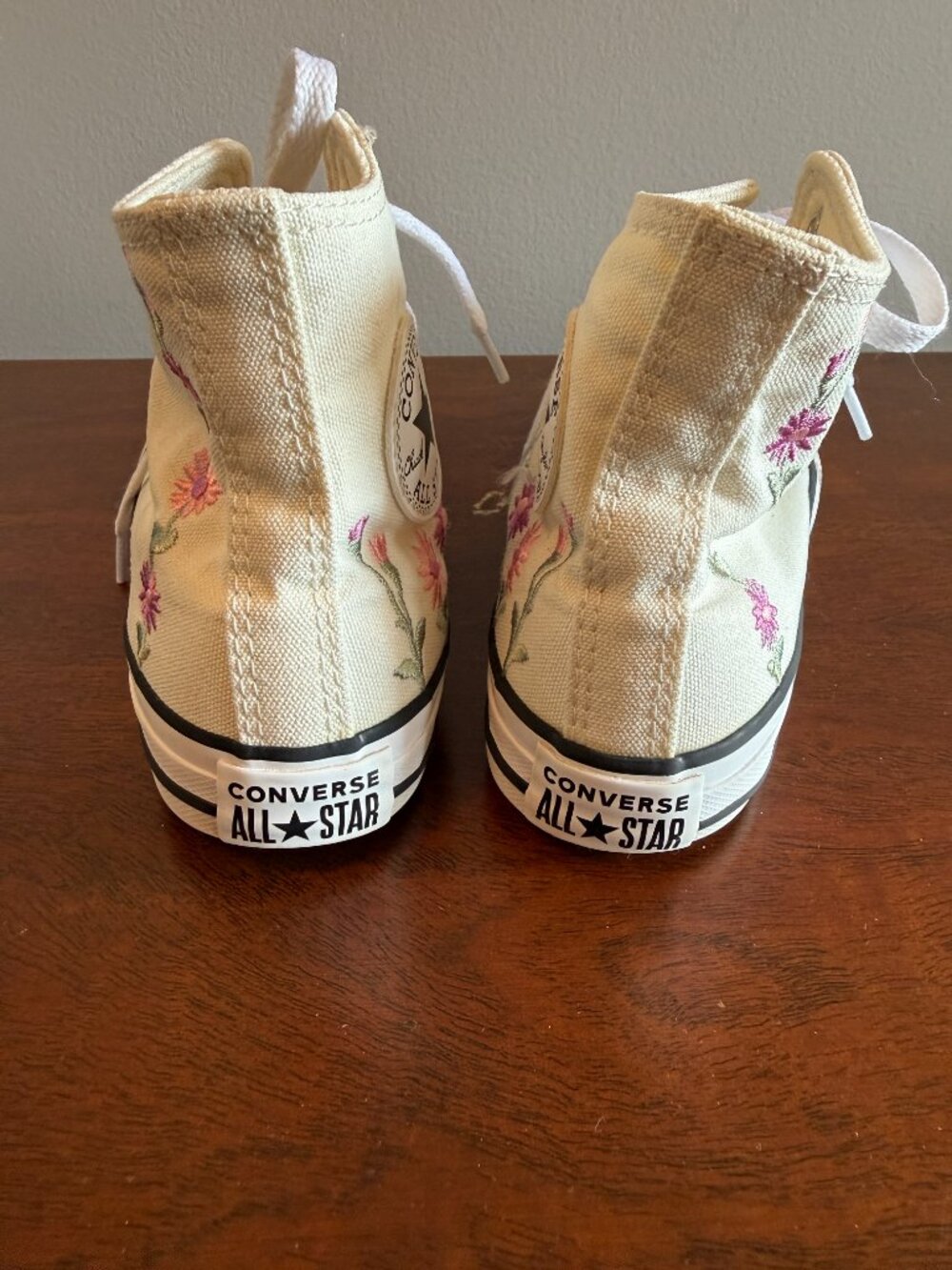 Converse Chuck Taylor All Star Embroidered Floral Sneakers Girls Size 2 - Picture 5 of 7